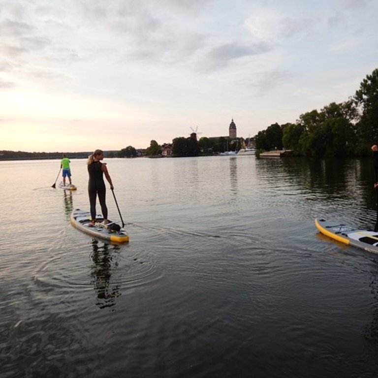 Rentals of SUP or kayaks available in town.
