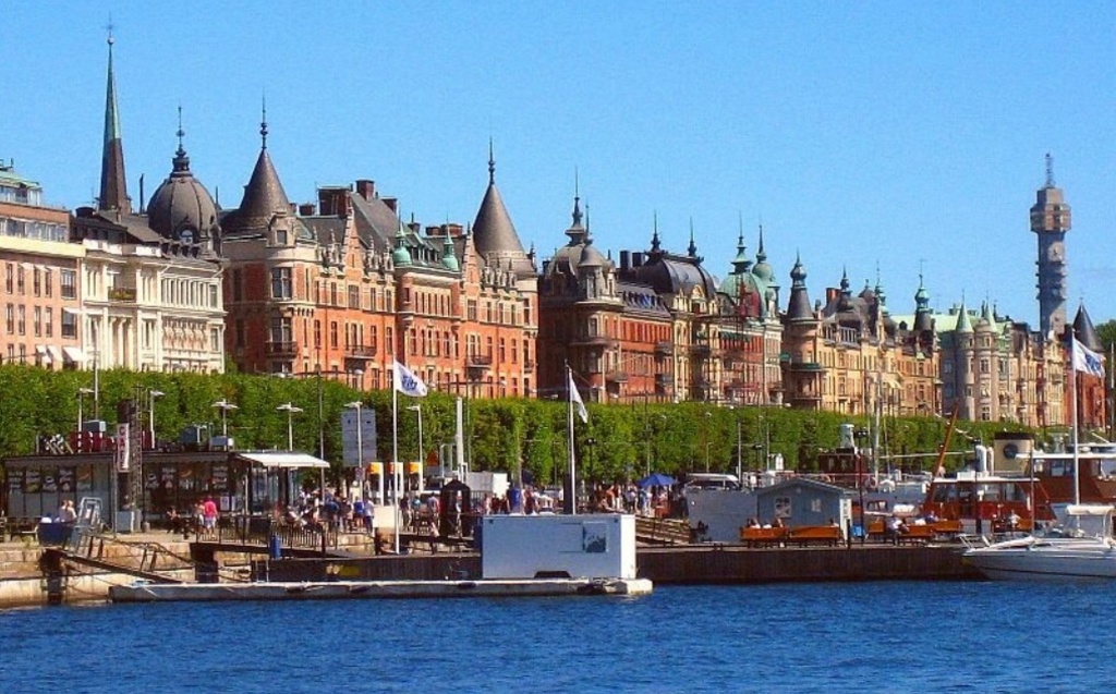 Stay in our quiet suburb and visit our capital city of Stockholm during the day. (Photo of Strandvägen )