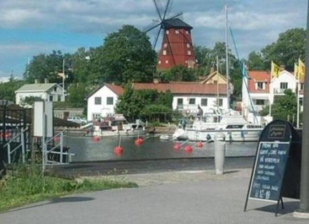 Entering the harbour on foot five minutes from our home