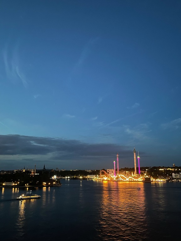 The famous street "Fjällgatan" in Stockholm is 100 meter away - including this view over Djurgården and Gröna lund.