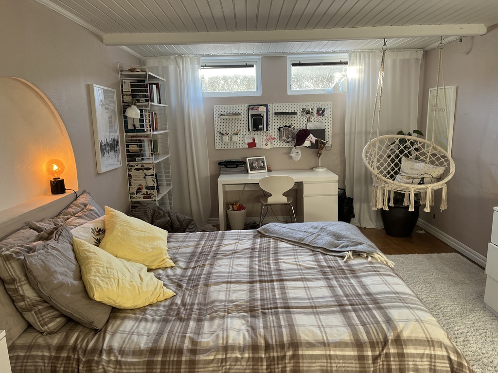 Bedroom in basement with double bed