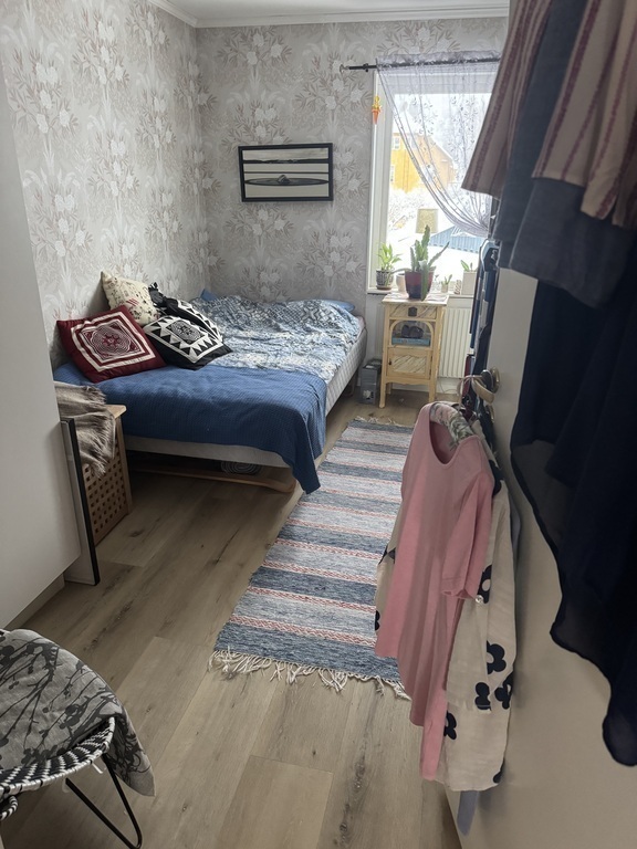 Smaller bedroom