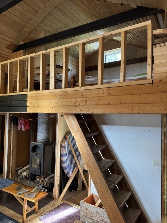 Up the stairs is a dubbelbed