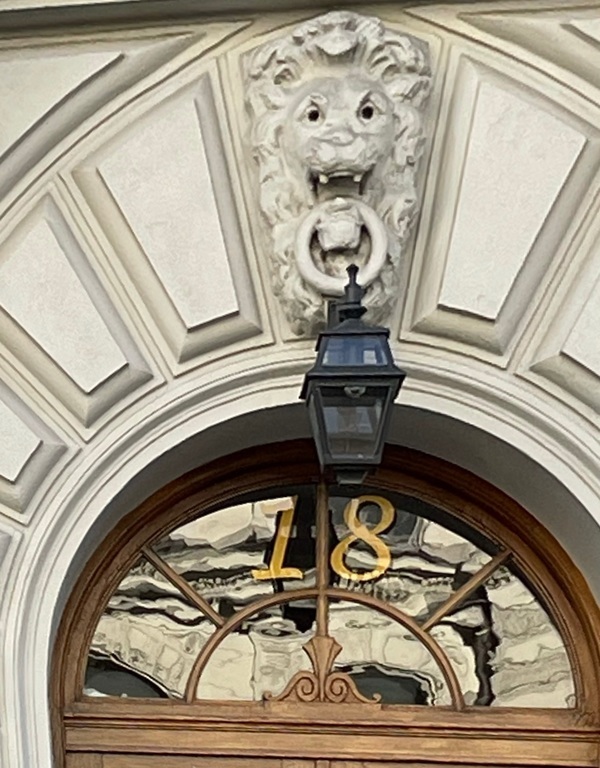 Att ta sig till gamla stan med tunnelbanan tar 15 minuter