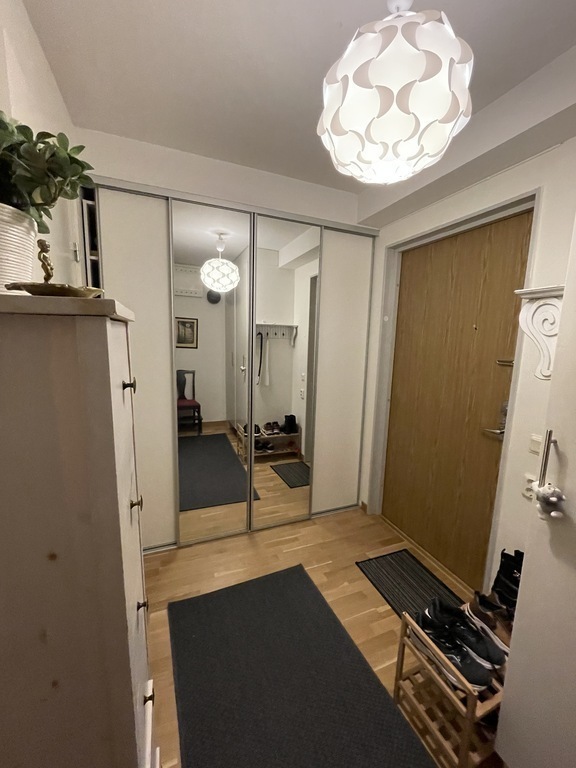 Hallen har plats för era kläder 