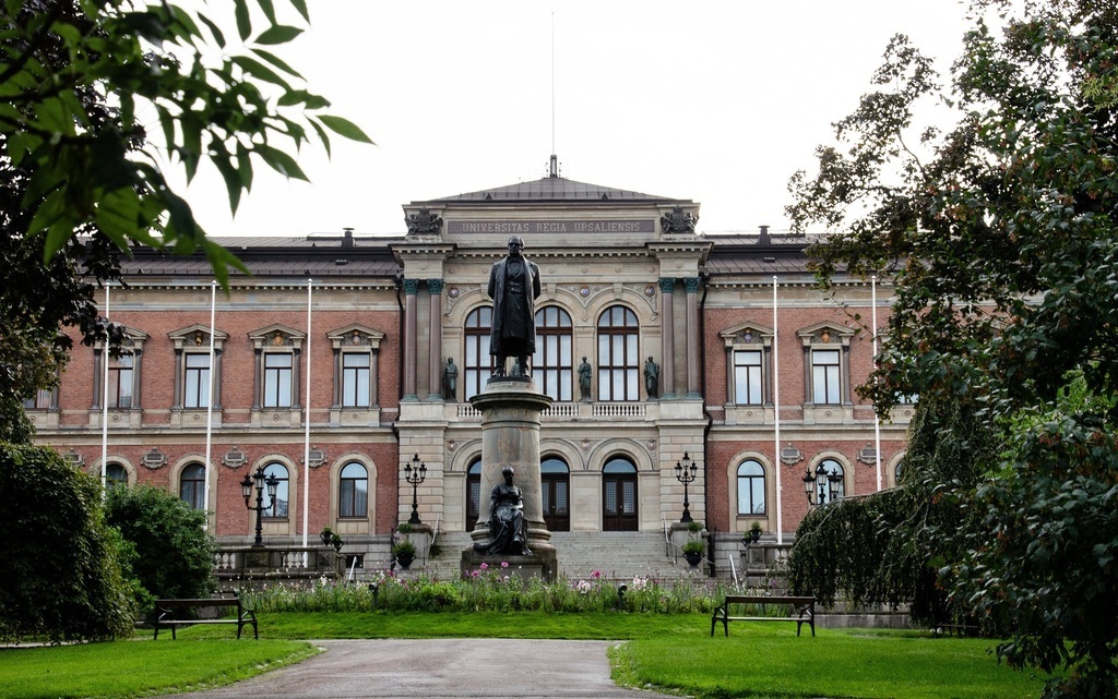The main building of the Universitiy