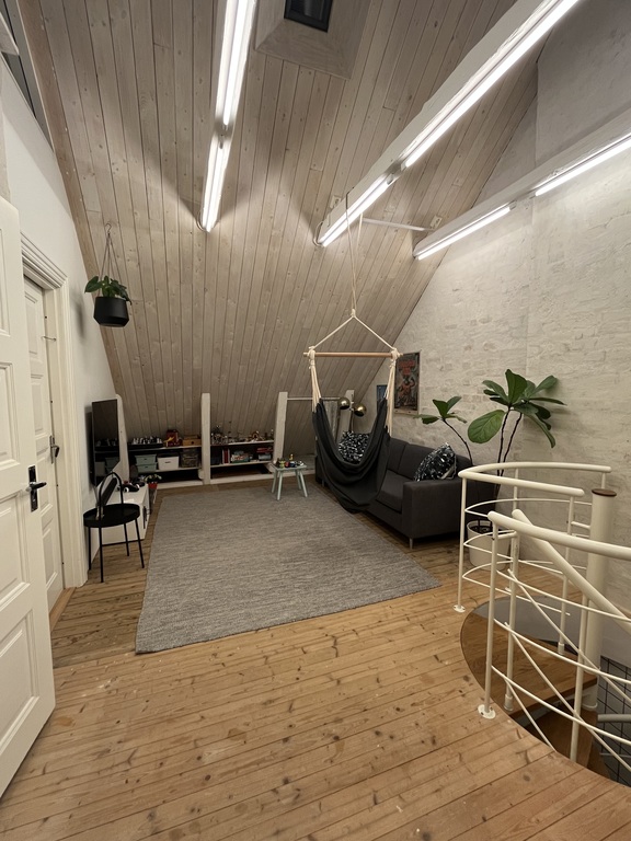 Livingroom upstairs - possible to sleep on the couch