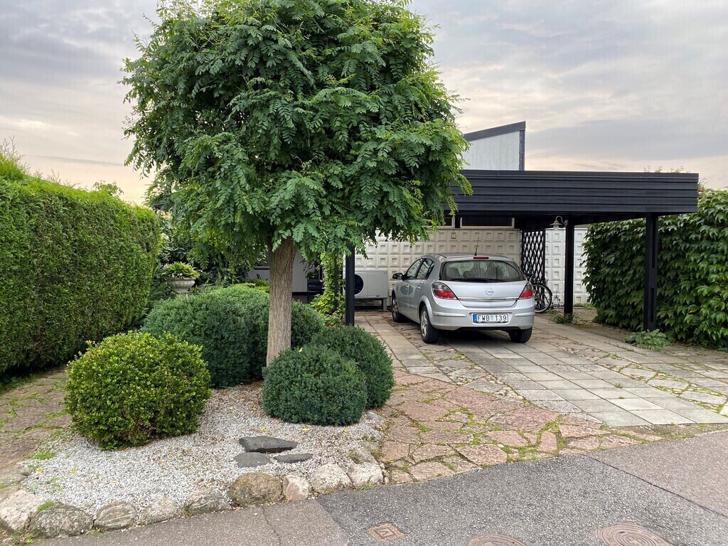 Carport and front garden