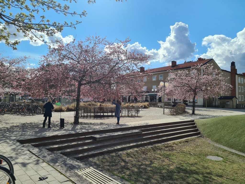 Bagarmossen centrum, with shops and restaurants, 5 minute walk from the house