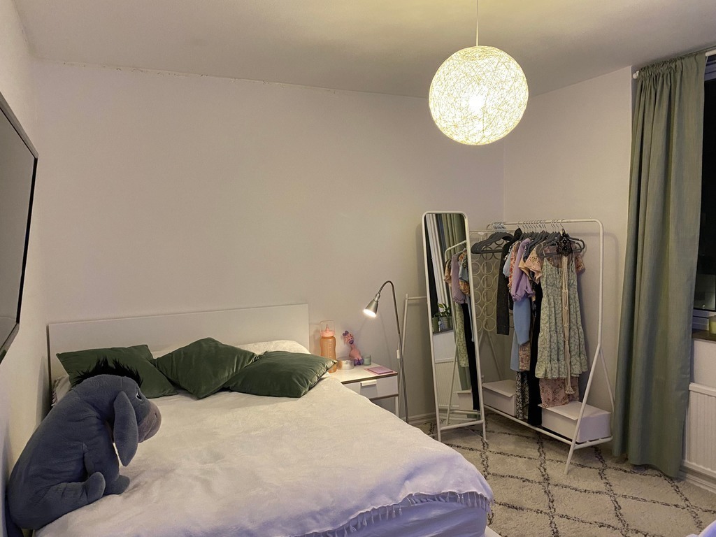 Second bedroom with a 140 cm bed