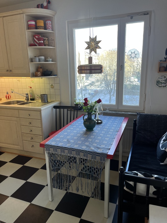 Cosy dining area in the kitchen, perfect for a social breakfast