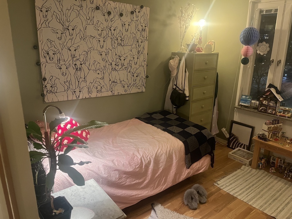 Bedroom with 90 cm single bed