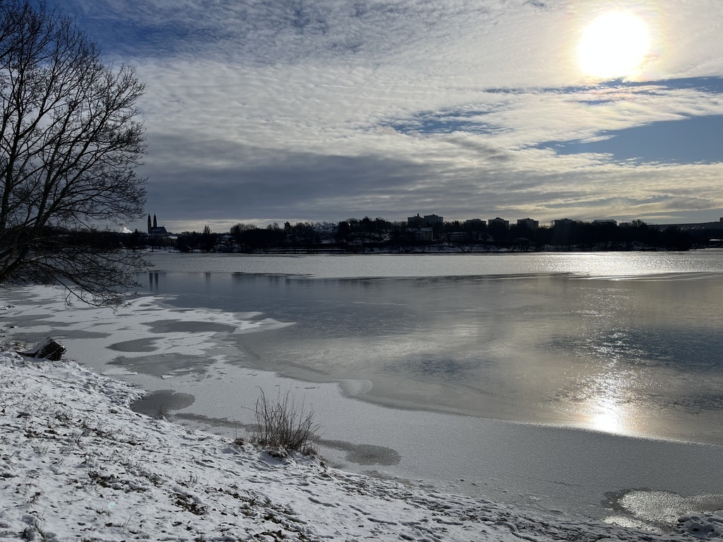 Sea is just 50 metres from the house, possible for summer and winter swims. 