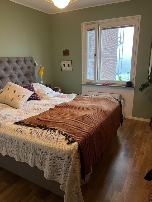 Master bedroom with 180 cm doublebed