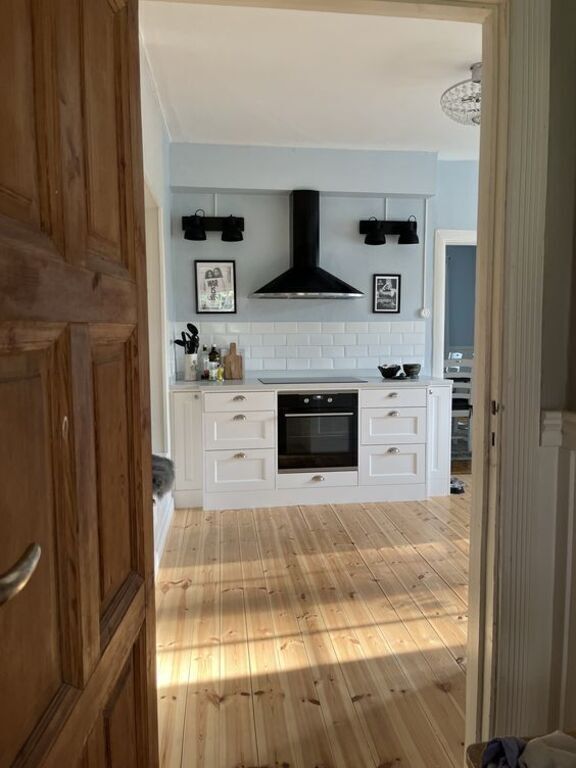 The kitchen is well equipped with a induction cooker and two separate ovens