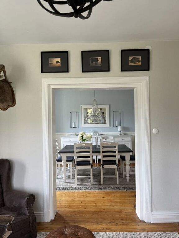 Lounge in direct access to dining room 