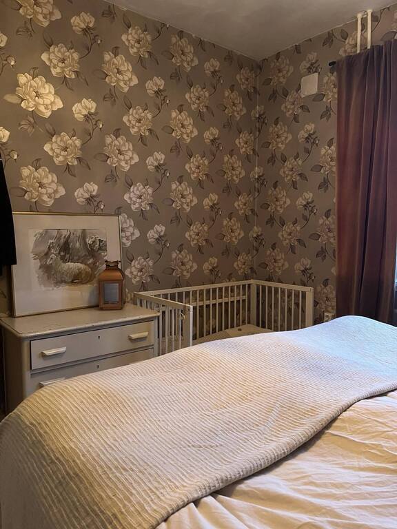 Equipped with double bed and cot