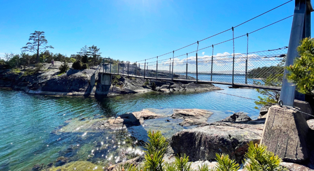 one of the suspension bridges between the islands at Stendörren 