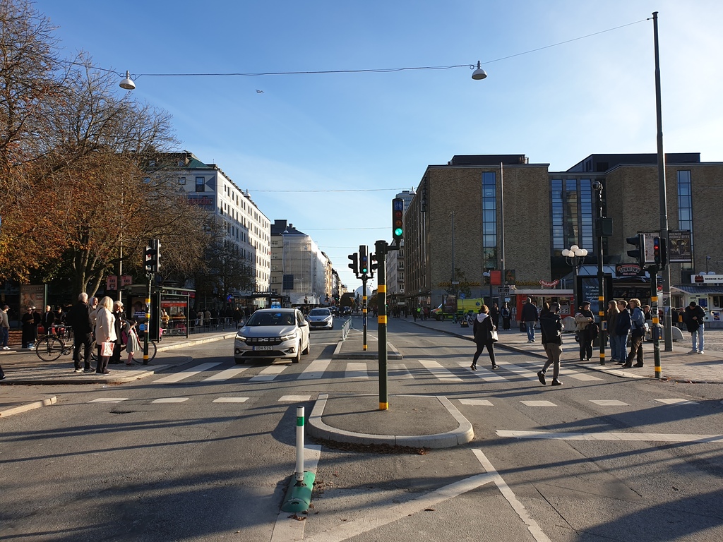 Medborgarplatsen. In the house to the right is public pool and library.