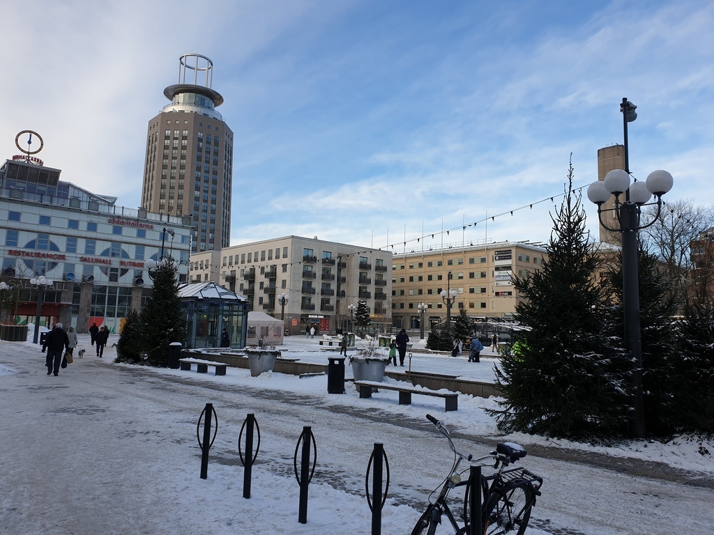 Ice skating at Medborgarplatsen for free. Borrow my skates size 38.