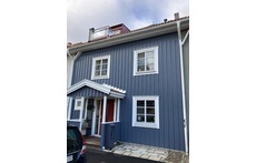 Town house with 3 floors and many rooms