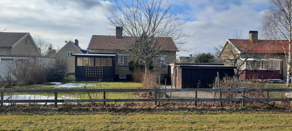 Garden in the early spring. Photo taken before the pergola was built. 