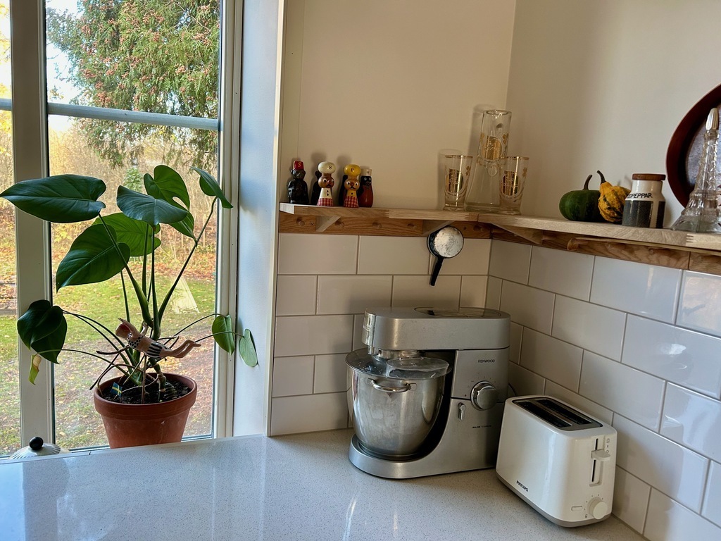 Brand new modern kitchen with everything you need