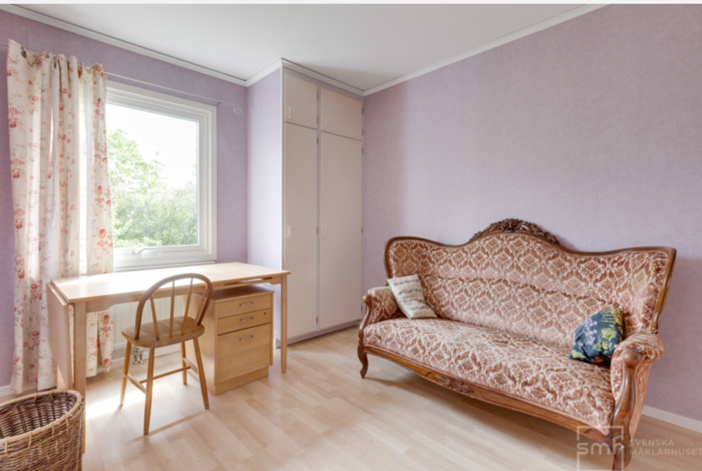 Sophia's room, currently with a children's bed