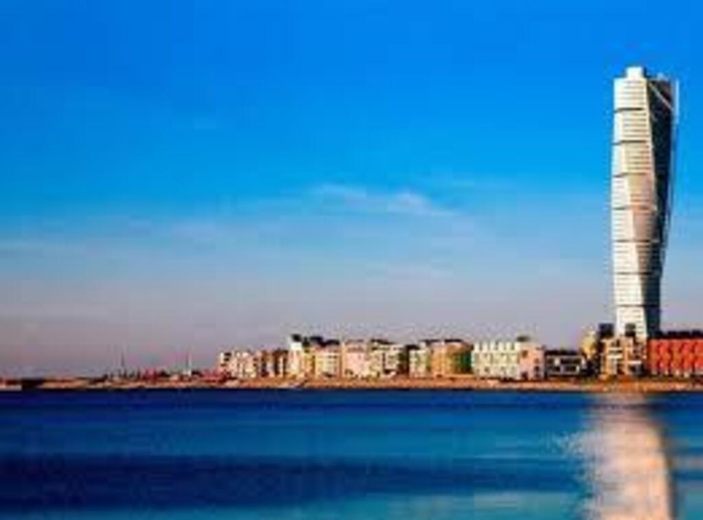Take a selfie at the Turning Torso, Vest Harbour in Malmoe. The world highest and first twisted skyscraper.