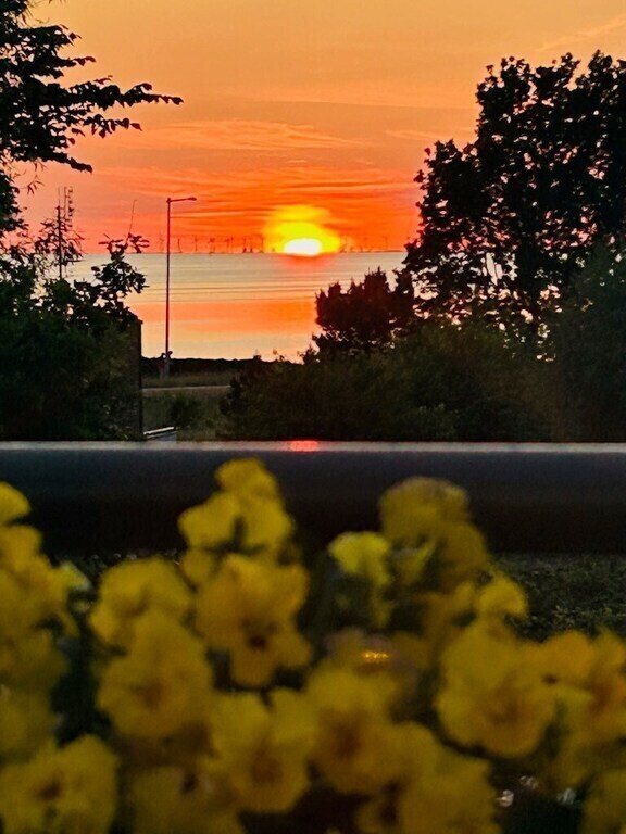 Never get tired of these sunsets over the sea