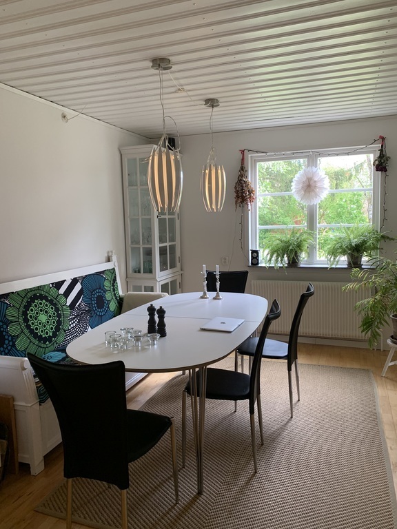 The kitchen from a different angle.