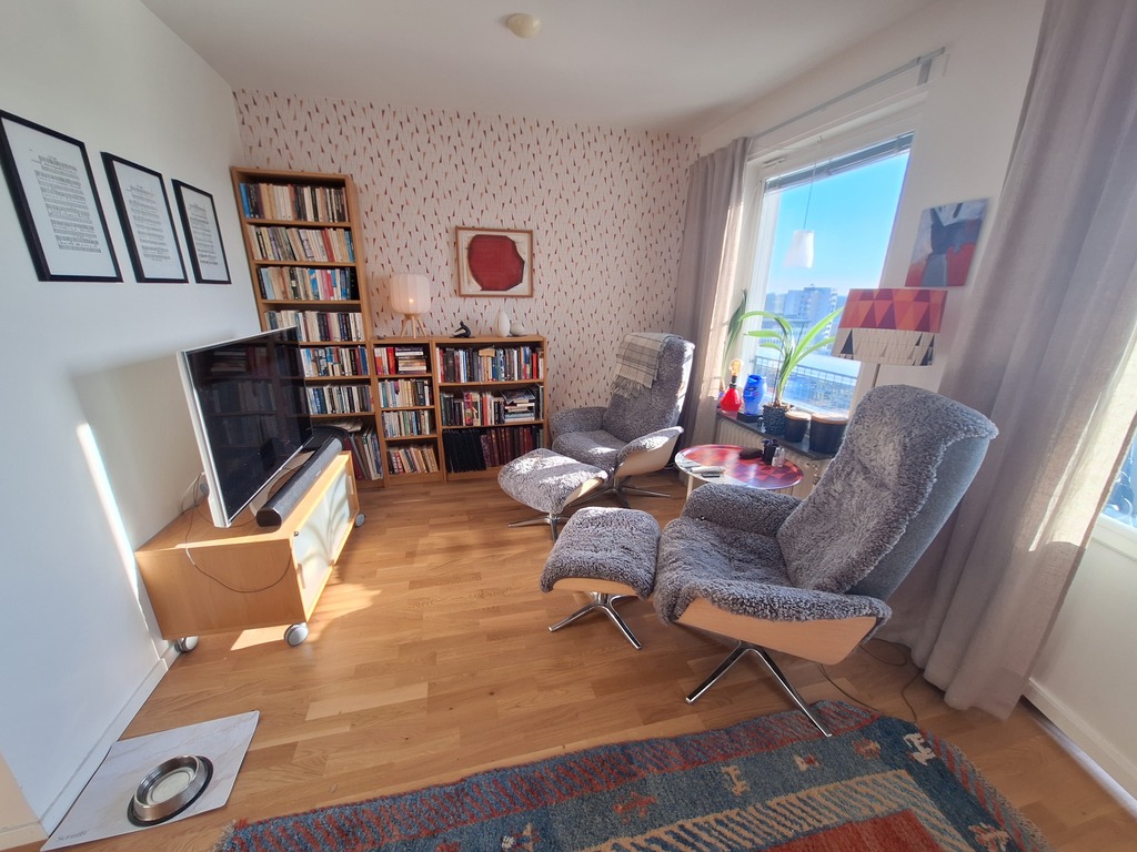 Second bedroom and tv room