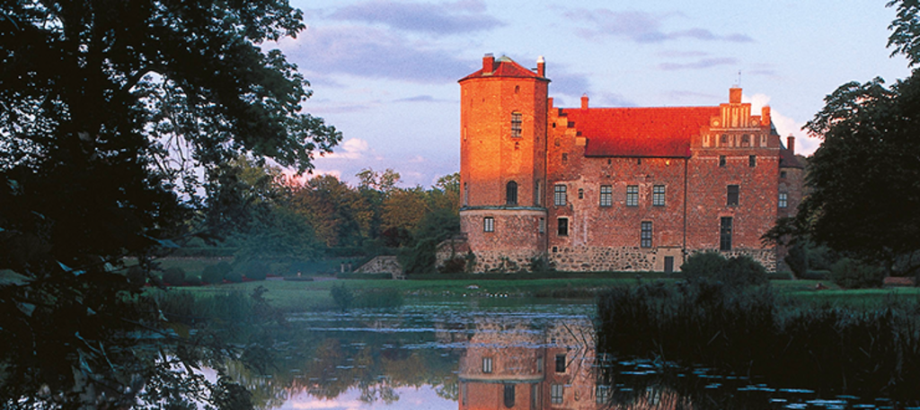 Many historical palaces to visit close to our house