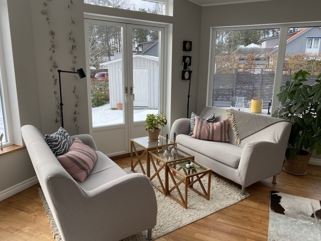 The kitchen with a suite and access to the terrace