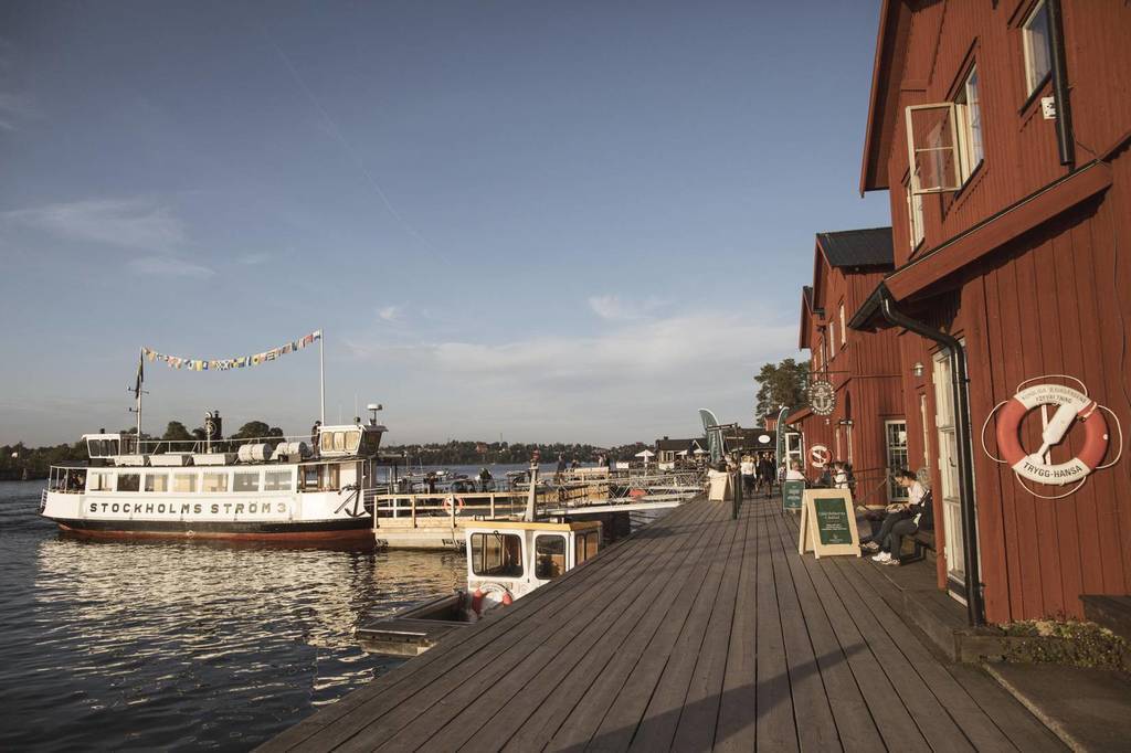 Island Fjäderholmarna in the city