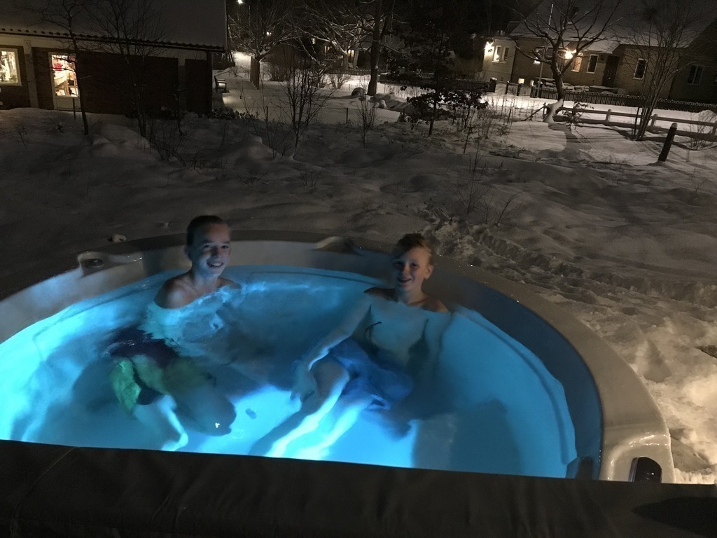 Hot tub (spa) in the garden