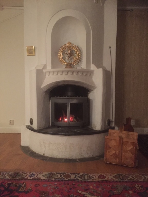 Every room has a fireplace. 