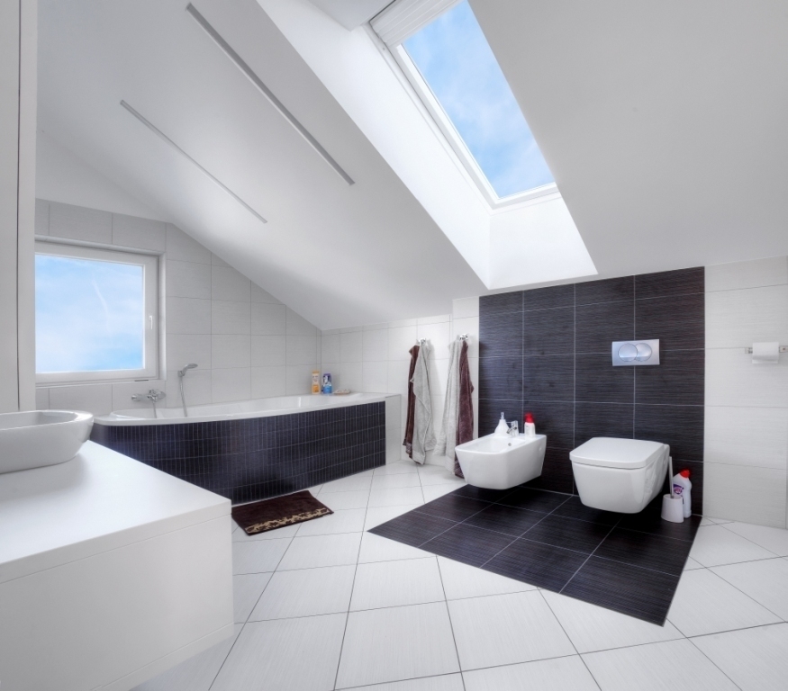 Upper bathroom with everything your body needs.