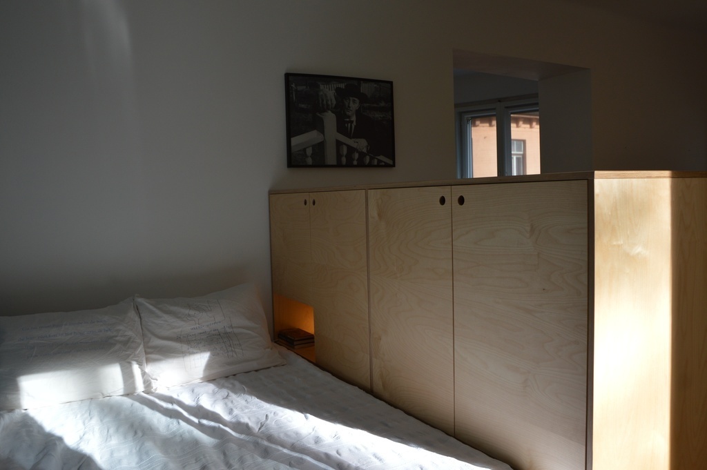 bedroom/living room on the 2nd floor (bed size 140x200)