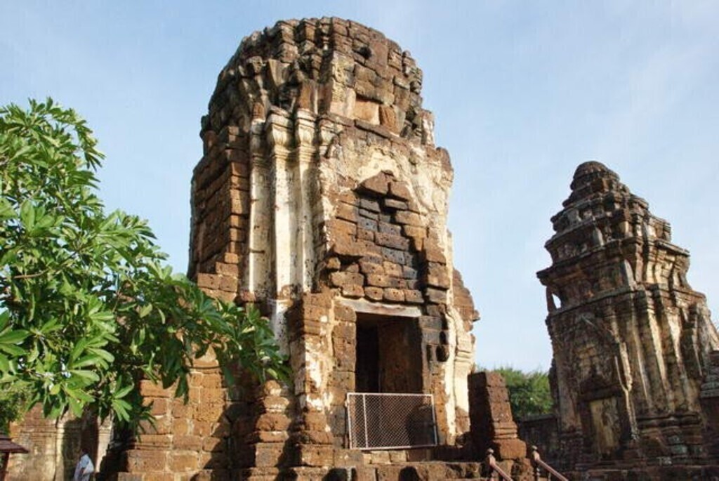  Khmer temples in Petchaburi