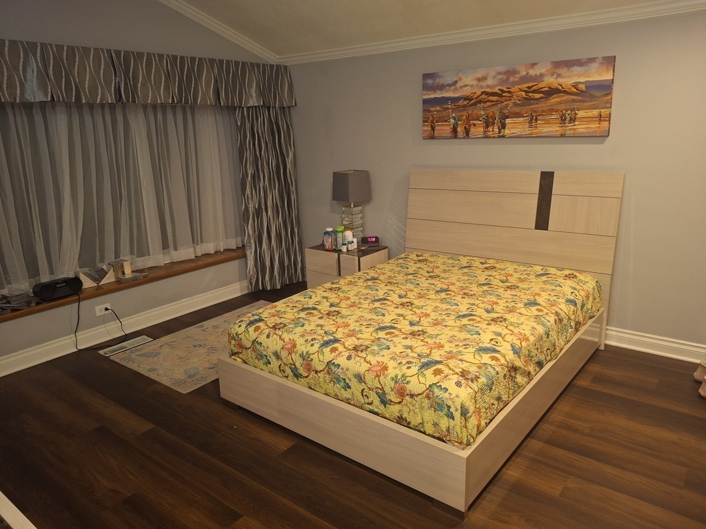 Master bedroom (sleeps two people)