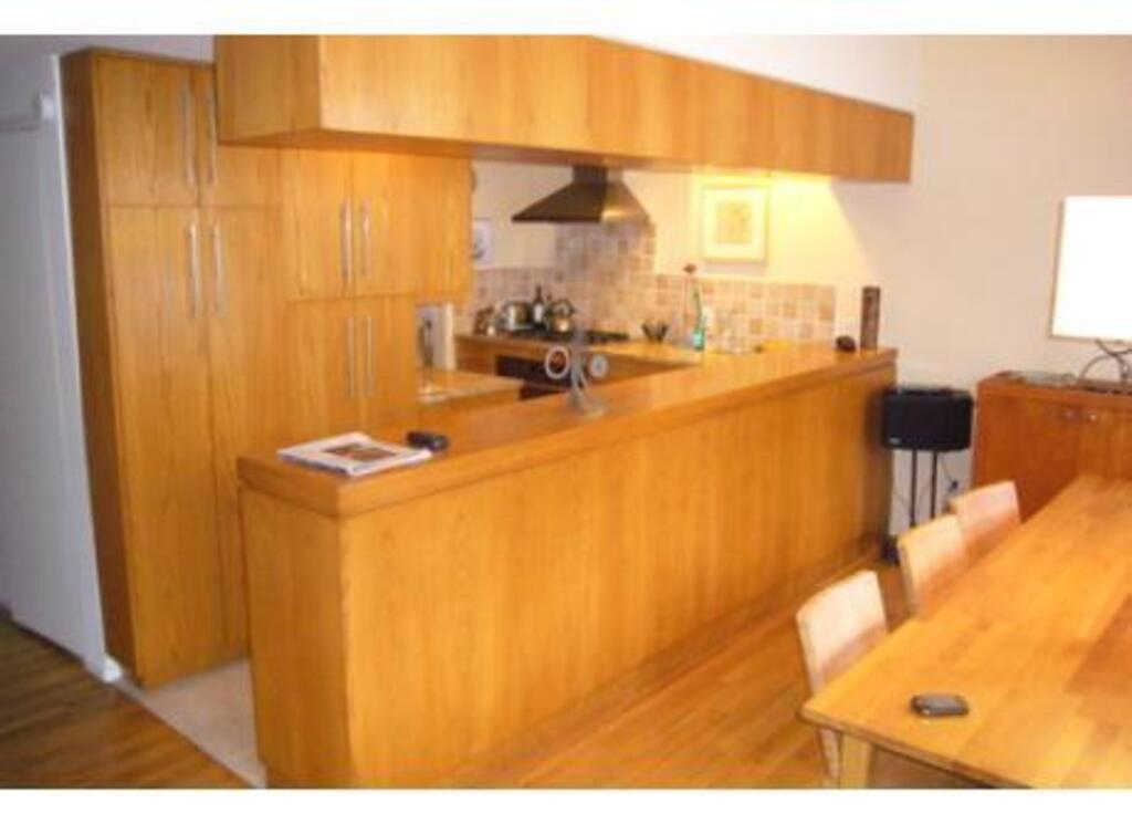 Kitchen & dining room