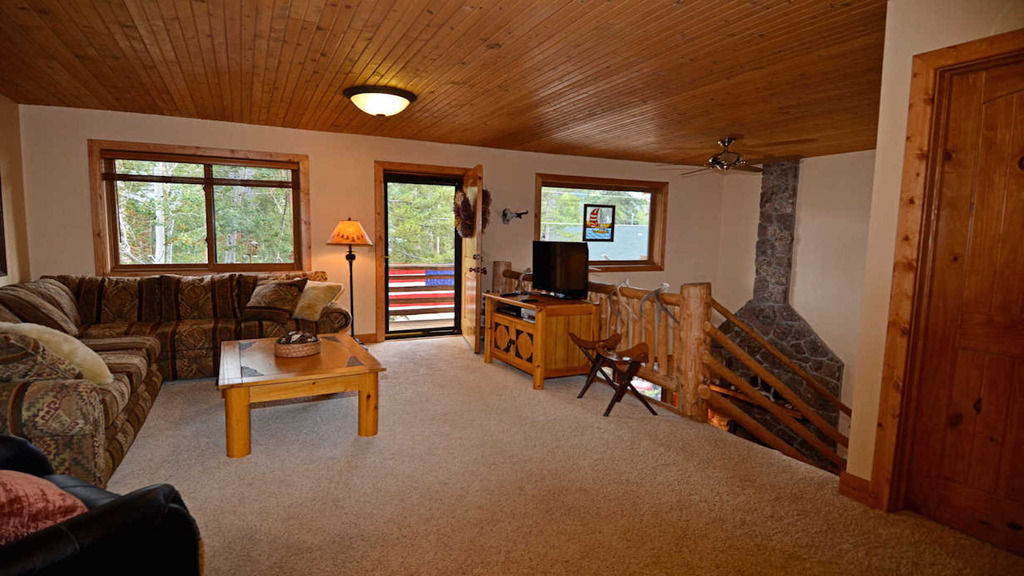 pull-out couch and loft area w/balcony 