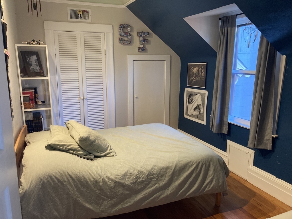 2nd bedroom, full.