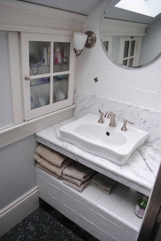 2nd floor bathroom with shower
