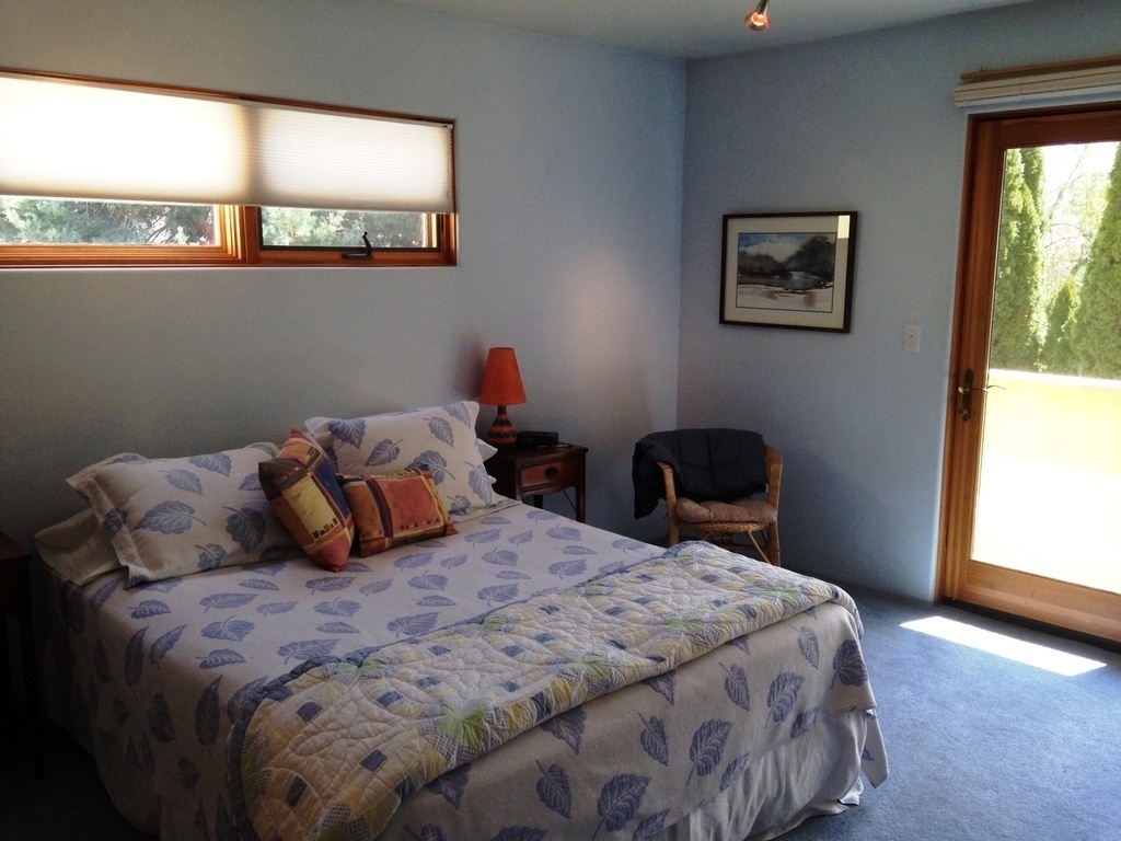 Upstairs rear bedroom