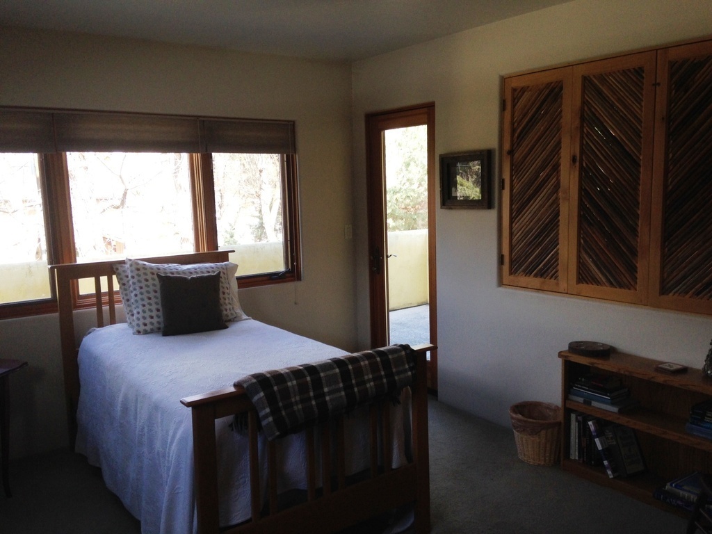 Upstairs front bedroom