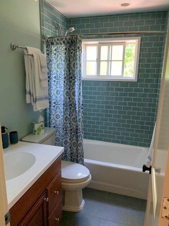 The hallway bathroom upstairs