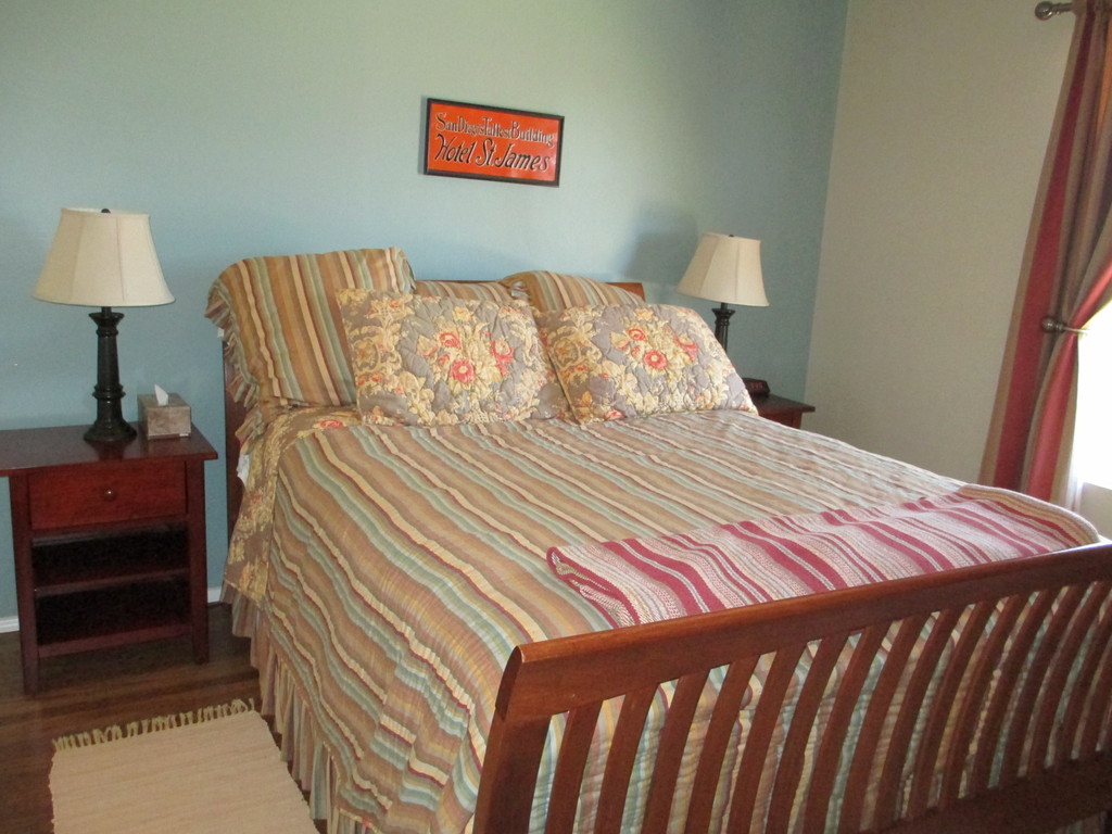 Second bedroom with queen bed.