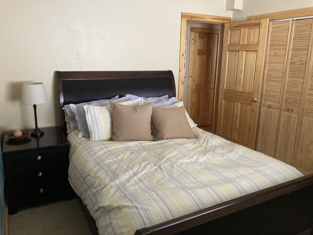 Second downstairs bedroom